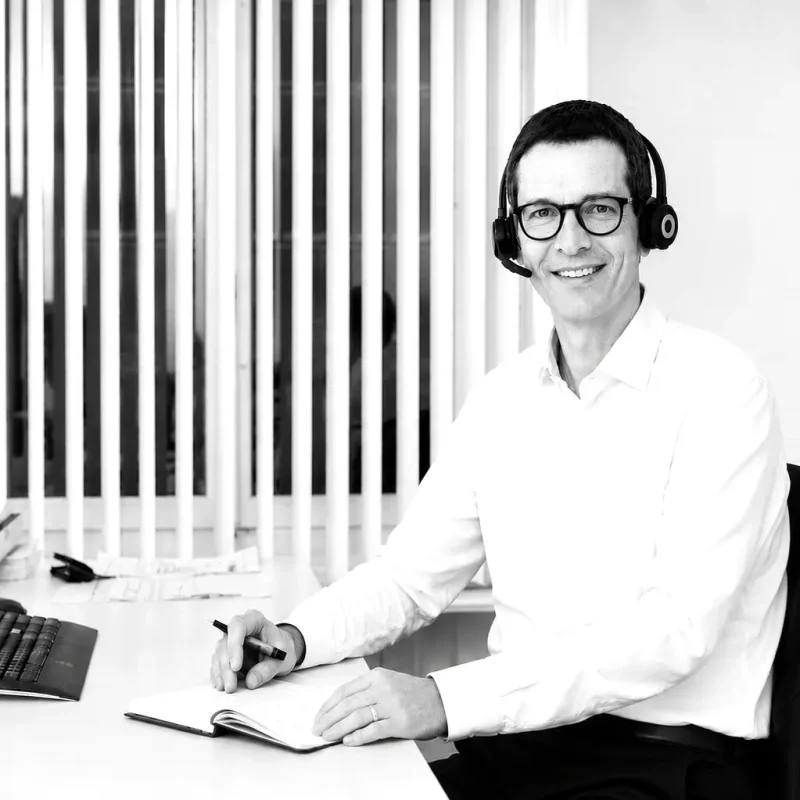 Simon Staehelin_telefonierend_2605